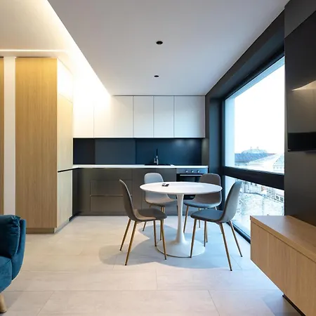 Alecsandri - Near Old Town - Private Parking Craiova