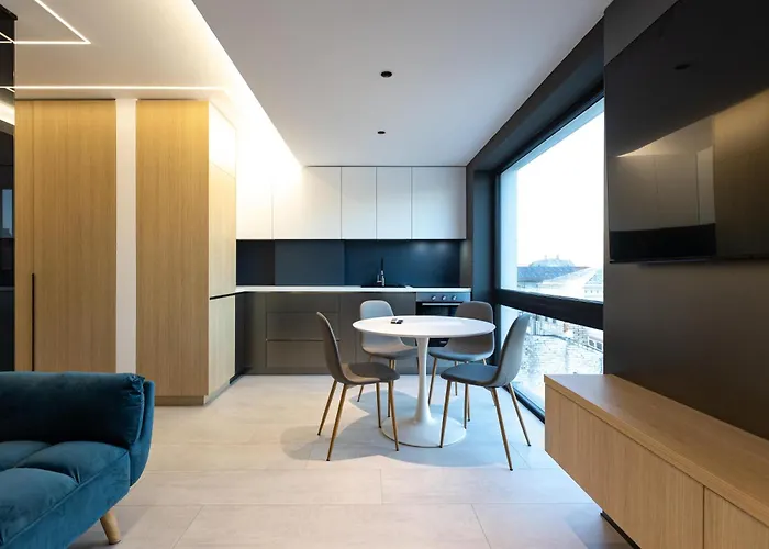 Alecsandri - Near Old Town - Private Parking Craiova