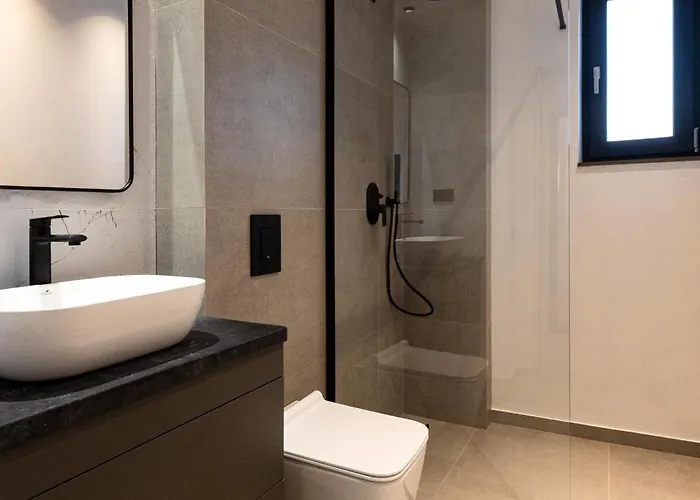 Alecsandri - Near Old Town - Private Parking Craiova