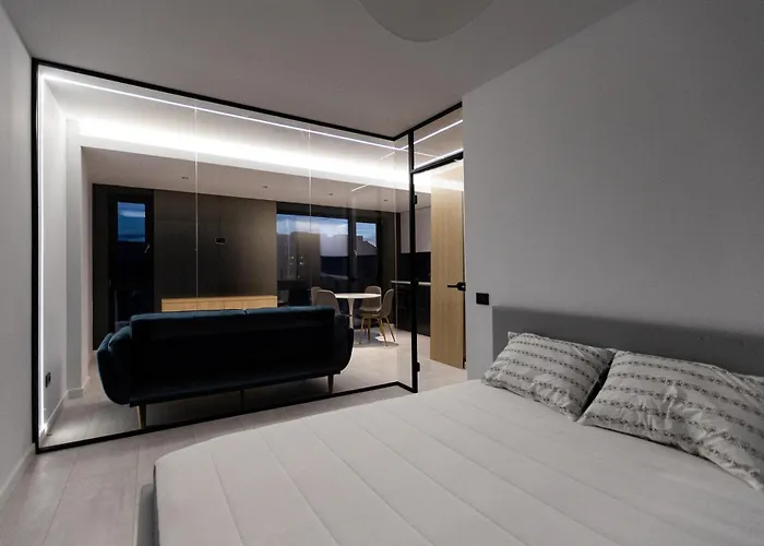 Alecsandri - Near Old Town - Private Parking Apartment *