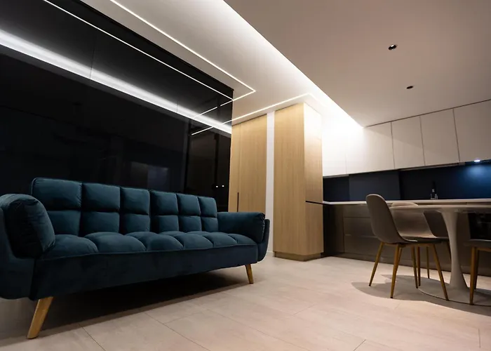 Alecsandri - Near Old Town - Private Parking Apartment Craiova